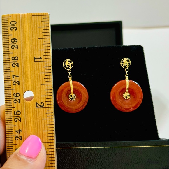 SOLID 14K GOLD ROUND CORAL DYED JADE DANGLE DROP EARRINGS - Picture 5 of 8